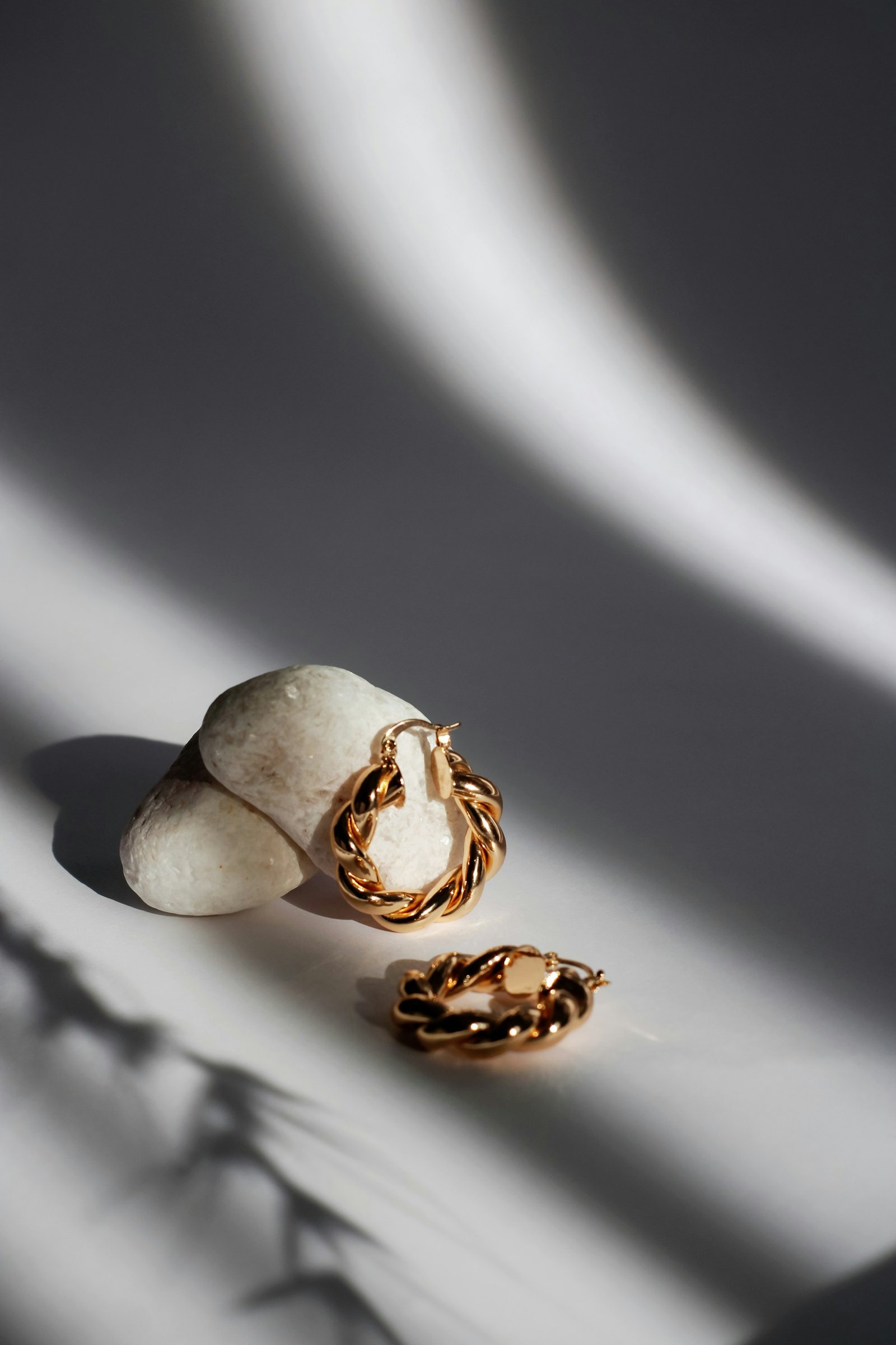 Sculptural gold jewellery with delicate details